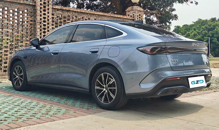 Segel BYD 06 DM-i 2025 bekas